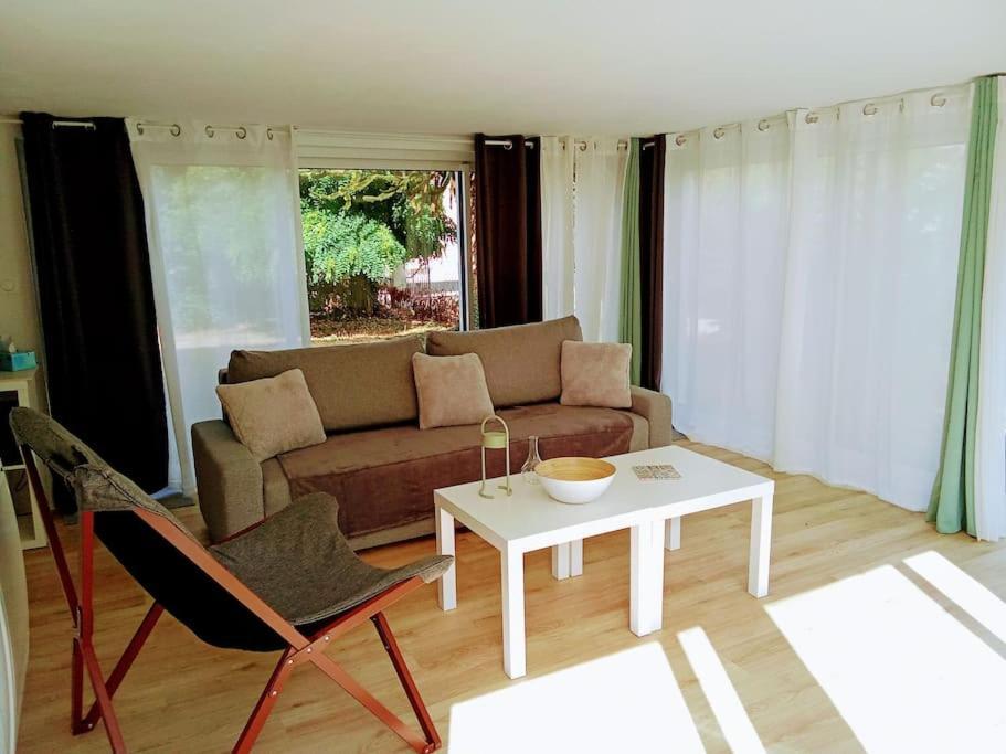Charmant Loft Avec Jardin Pres Du Centre Ville Амбоаз Екстериор снимка